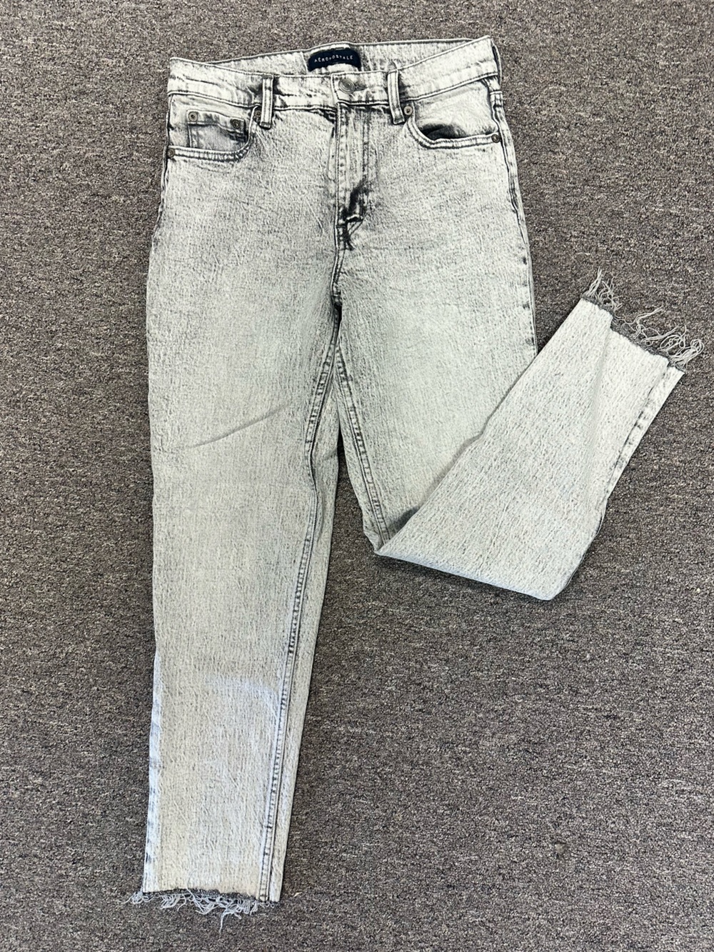 Aeropostale Light Grey Washed Frayed-Hem Ankle Jeans